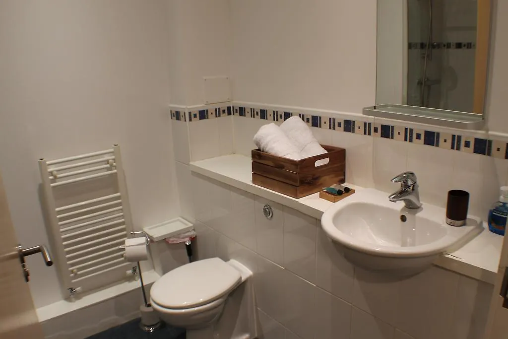 Apartment On Drybrough Crescent 3/6 エディンバラ