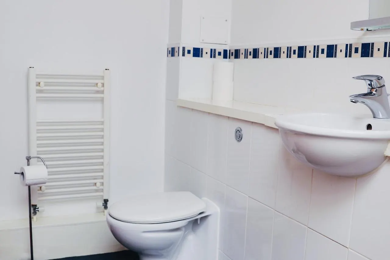 Apartment On Drybrough Crescent 3/6 エディンバラ