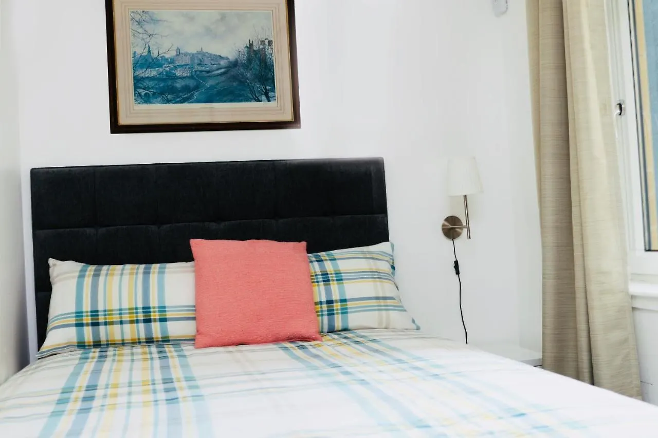 Apartment On Drybrough Crescent 3/6 エディンバラ